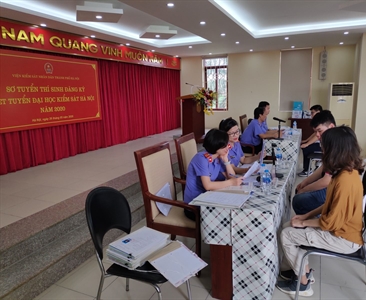 Sơ tuyển thí sinh đăng ký vào trường Đại học Kiểm sát Hà Nội năm 2020